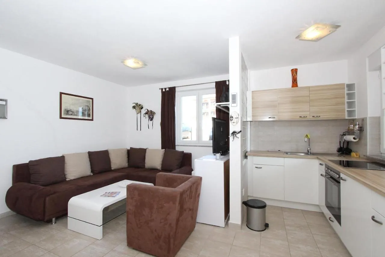Apartment Adi Rovigno