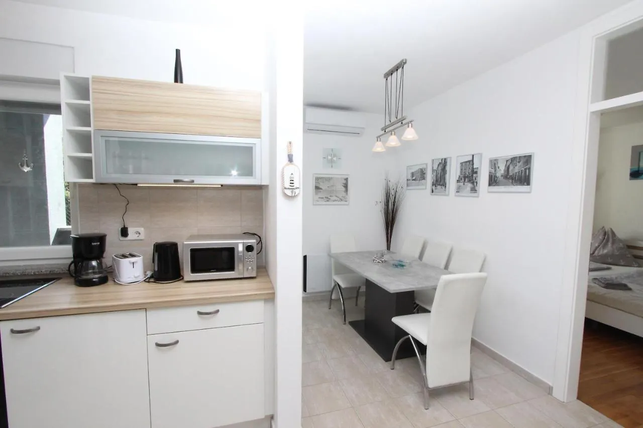 Apartment Adi Rovigno