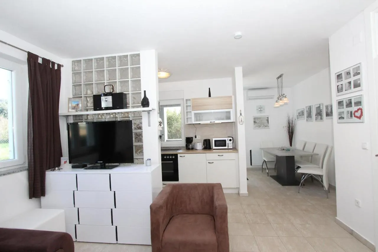 Apartment Adi Rovigno