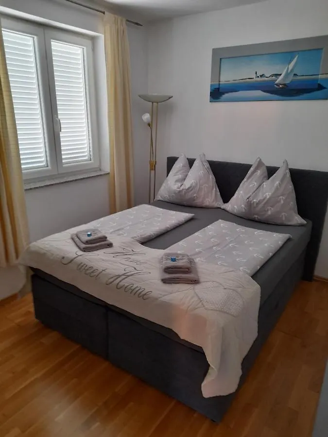 Apartment Adi روفينج